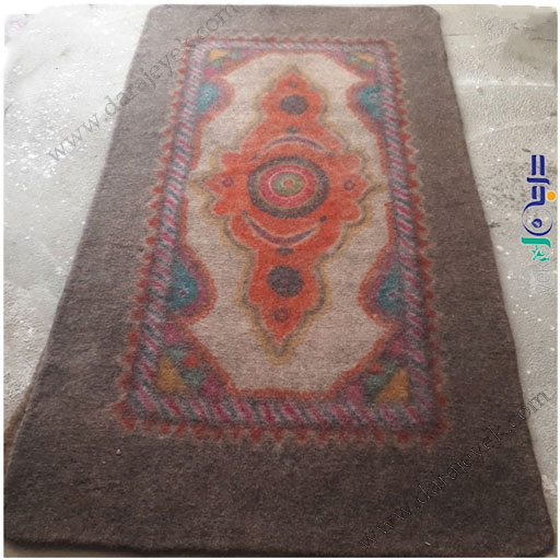 نمد فرش سنتی طرح خاص